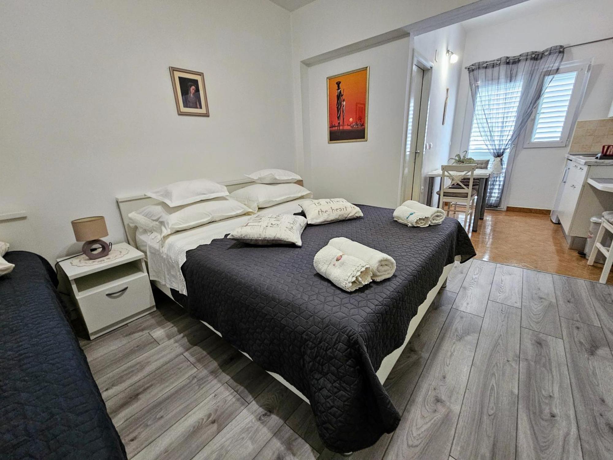 Guest House Antonia Baška Voda Exteriör bild