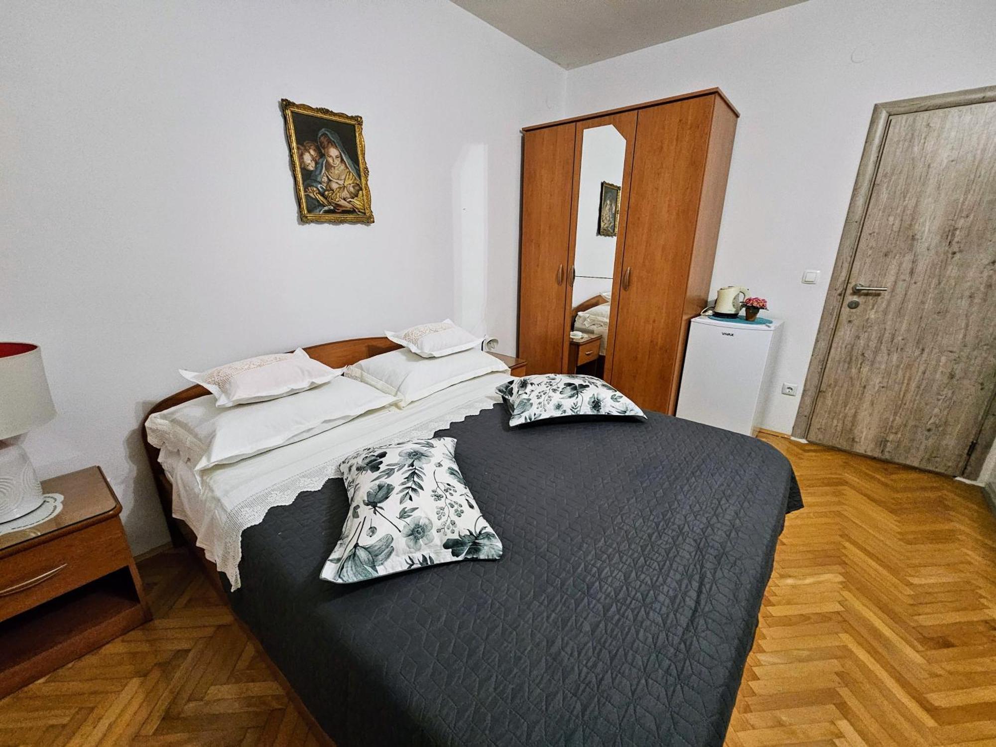 Guest House Antonia Baška Voda Exteriör bild